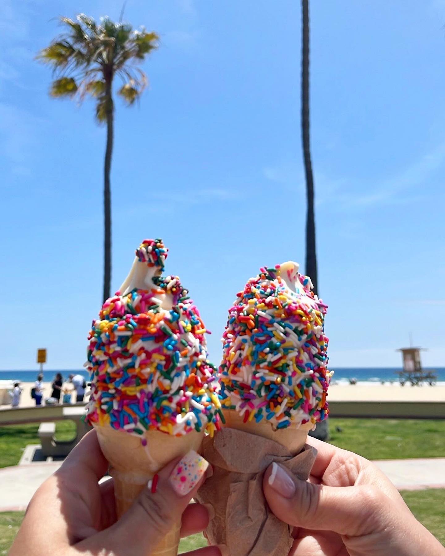 Cheers to the weekend! 🍦 How are you spending the Memorial Day Weekend?